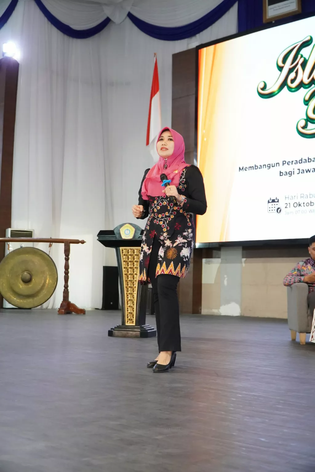 Gelorakan Hari Santri di UTM, Senator Ning Lia Beberkan Konsep SANTRI untuk Pembawa Peradaban