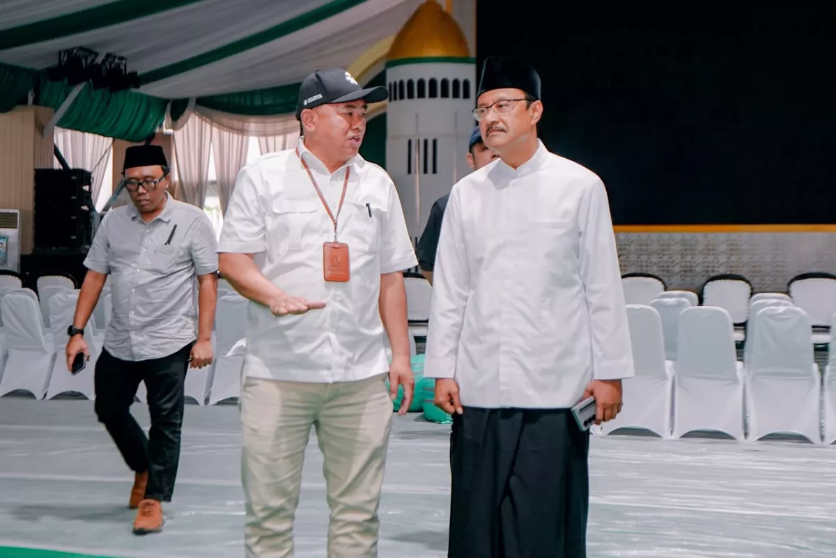 Baca juga : Pastikan Bebas Peserta Susupan, Gus Ipul Cek Langsung Sistem Barcode Muktamar ke-35 NU di Jombang