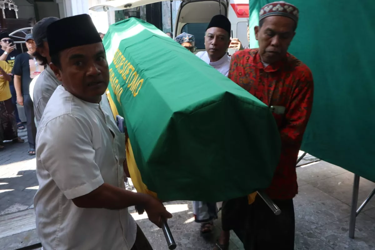 Baca juga : Profil Hj. Fentin Istifa’iyah: Kakak Senator Lia Istifhama yang Berpulang Usai Emban Amanah Besar Pelayanan Haji