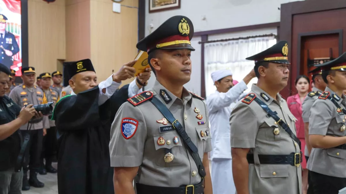 Kapolres Jombang Pimpin Sertijab Dua Kapolsek dan Kasihumas, Satu Perwira Memasuki Purna Tugas